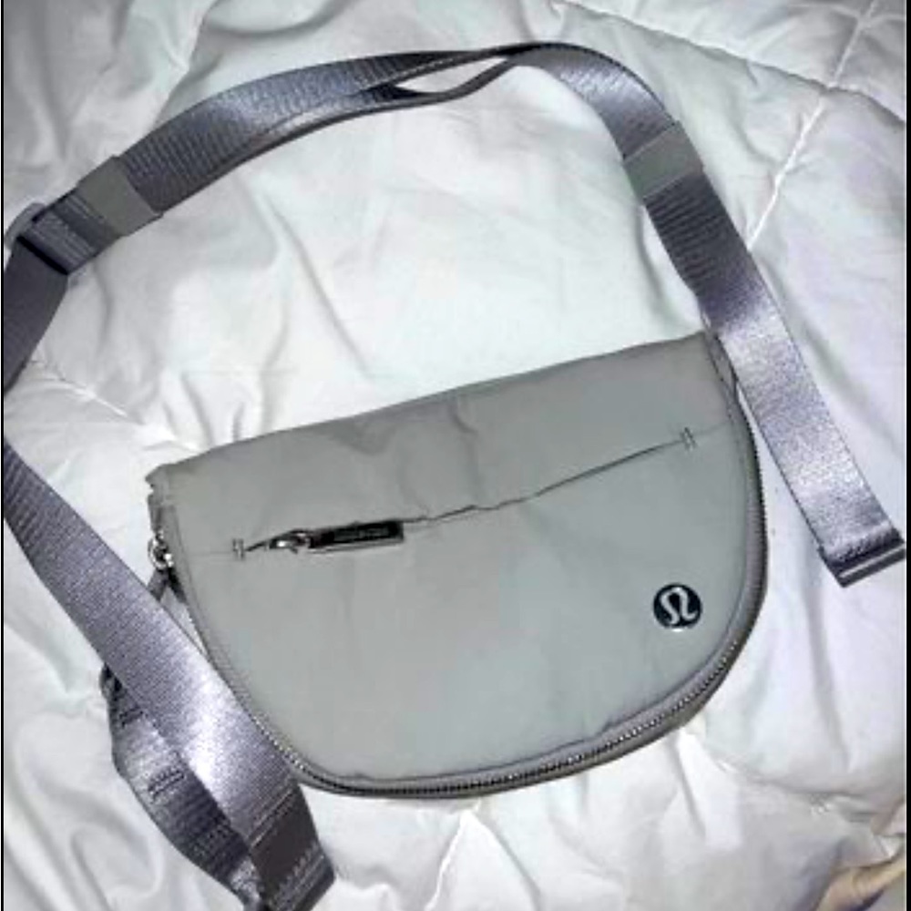 lululemon belt bag.